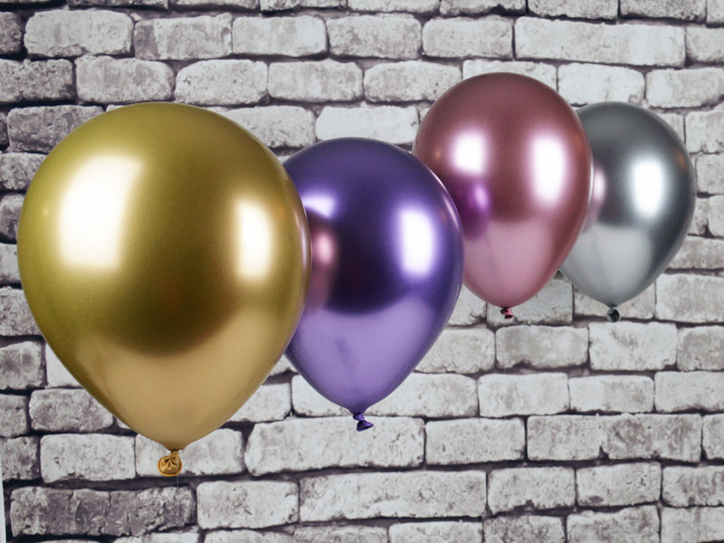 Glossy Luftballons mit Helium aufgeblasen